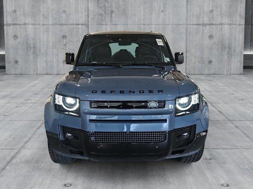 2025 Land Rover Defender 110 P400 X-Dynamic SE