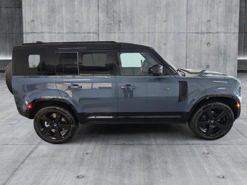 2025 Land Rover Defender 110 P400 X-Dynamic SE