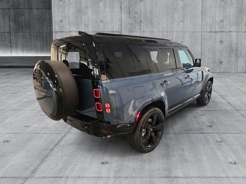 2025 Land Rover Defender 110 P400 X-Dynamic SE