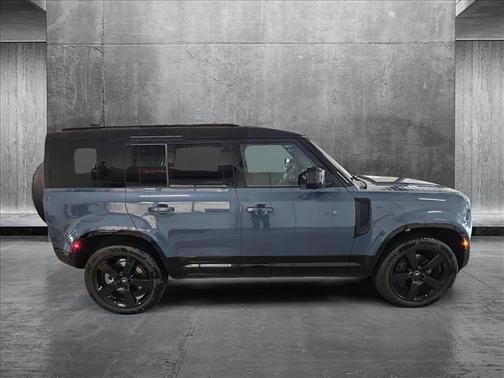 2025 Land Rover Defender 110 P400 X-Dynamic SE