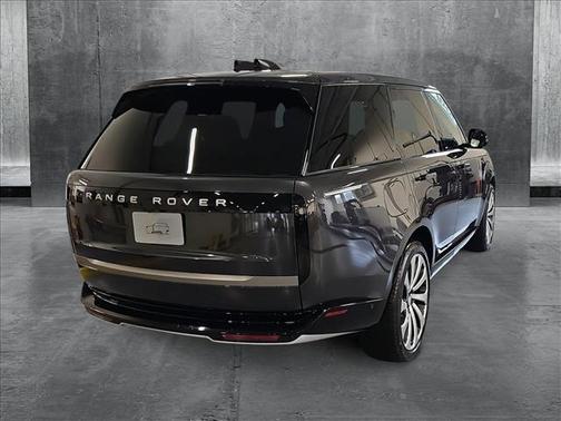 2025 Land Rover Range Rover P530 SE