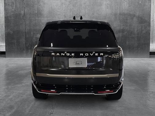 2025 Land Rover Range Rover P530 SE