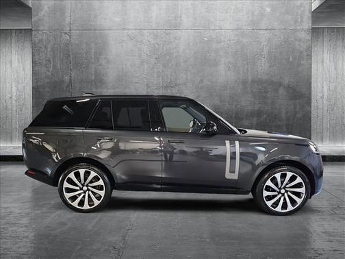 2025 Land Rover Range Rover P530 SE