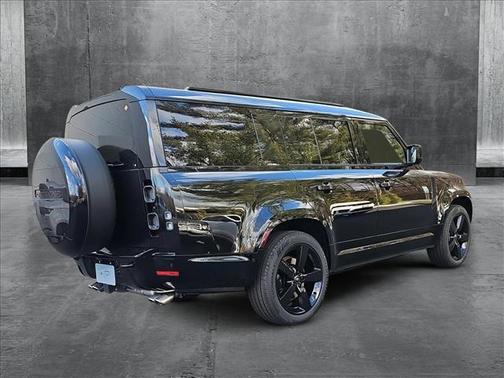 2025 Land Rover Defender V8