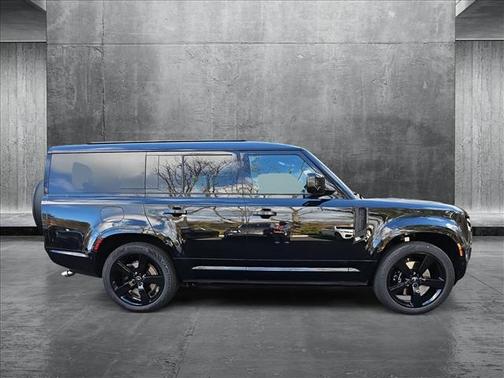 2025 Land Rover Defender V8