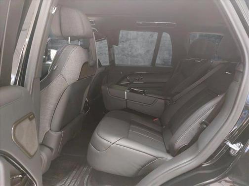 2025 Land Rover Range Rover P615 SV