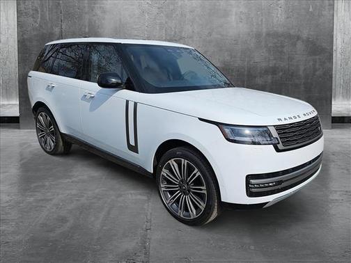2025 Land Rover Range Rover P530 SE