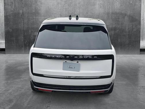 2025 Land Rover Range Rover P530 SE 7 Seat