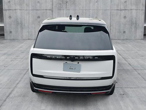 2025 Land Rover Range Rover P530 SE 7 Seat