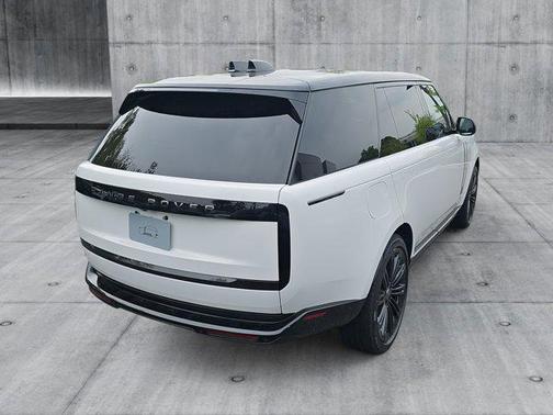 2025 Land Rover Range Rover P530 SE 7 Seat