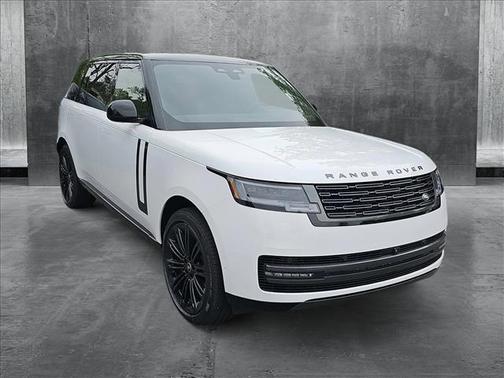 2025 Land Rover Range Rover P530 SE 7 Seat