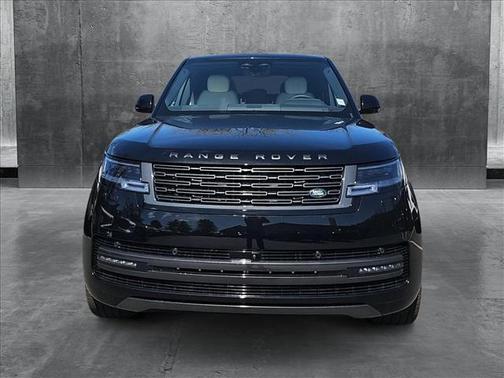 2025 Land Rover Range Rover P550e SE