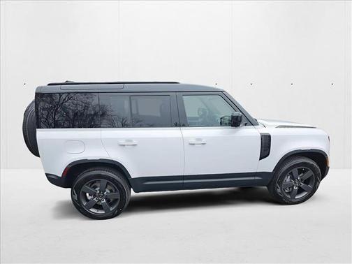 2025 Land Rover Defender 110 P400 S