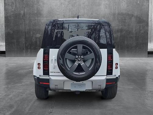 2025 Land Rover Defender 110 P400 S