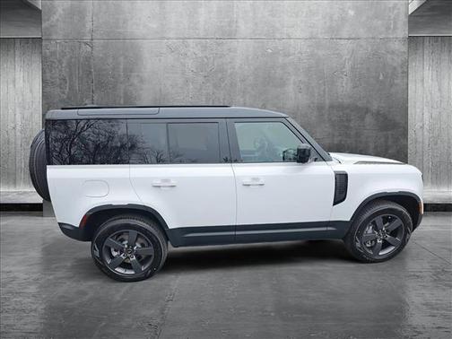 2025 Land Rover Defender 110 P400 S