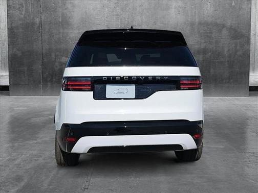 2025 Land Rover Discovery P360 Dynamic SE