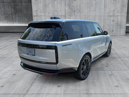 2025 Land Rover Range Rover P400 SE