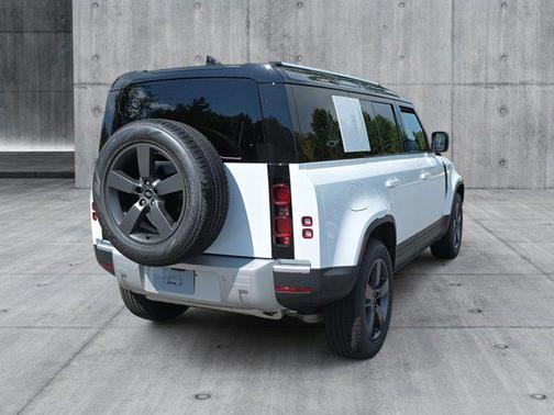 2025 Land Rover Defender 110 P400 S