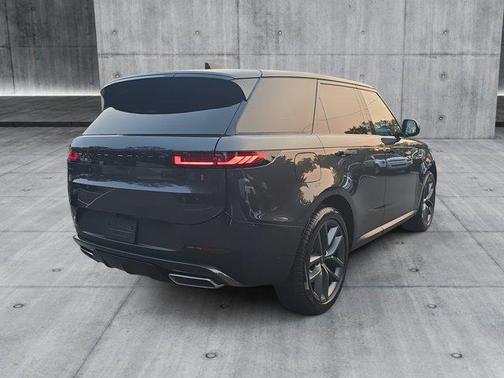 2025 Land Rover Range Rover Sport SE