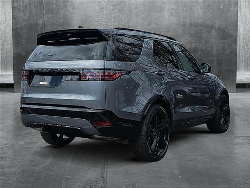 2025 Land Rover Discovery P300 Dynamic SE