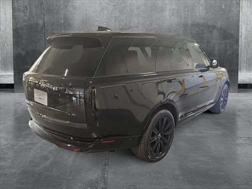 2025 Land Rover Range Rover P550e SE