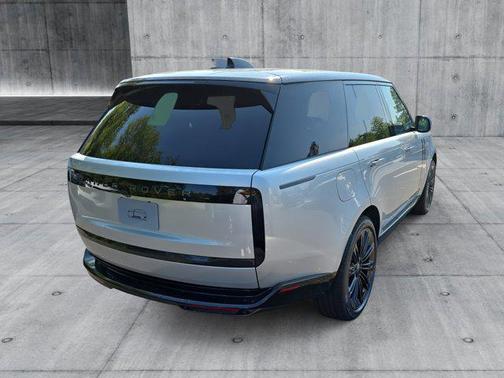 2025 Land Rover Range Rover P400 SE