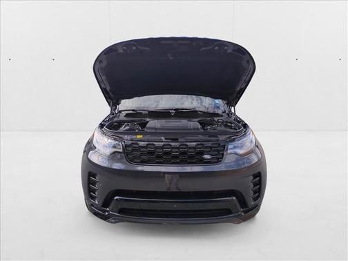 2024 Land Rover Discovery P300 Dynamic SE