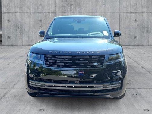 2025 Land Rover Range Rover P400 SE
