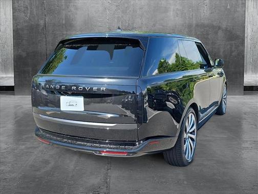 2025 Land Rover Range Rover P400 SE