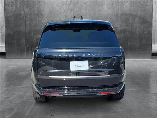 2025 Land Rover Range Rover P400 SE