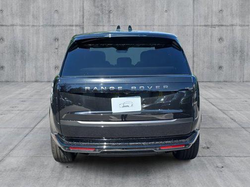 2025 Land Rover Range Rover P400 SE