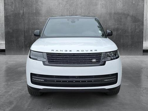 2025 Land Rover Range Rover P530 SE