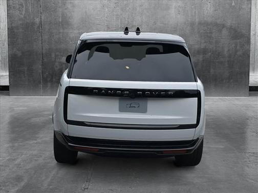 2025 Land Rover Range Rover P530 SE