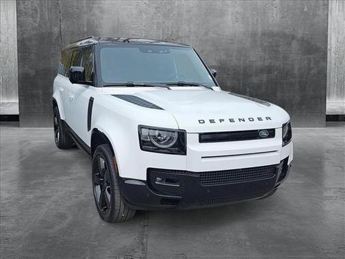 2025 Land Rover Defender 130 P400 X-Dynamic SE