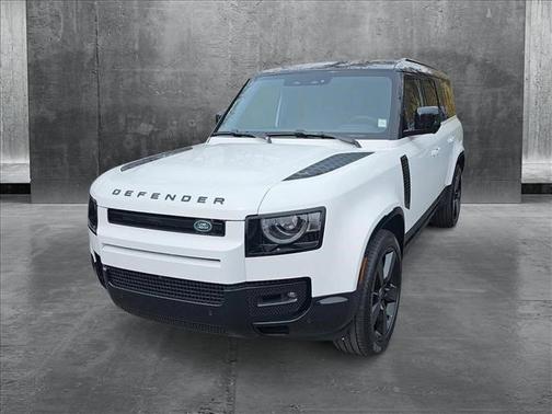 2025 Land Rover Defender 130 P400 X-Dynamic SE