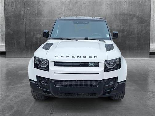 2025 Land Rover Defender 130 P400 X-Dynamic SE