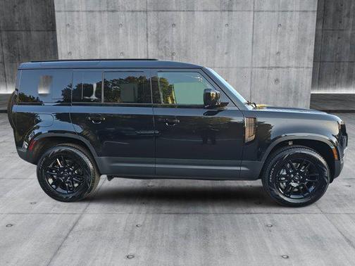 2025 Land Rover Defender 110 P400 S