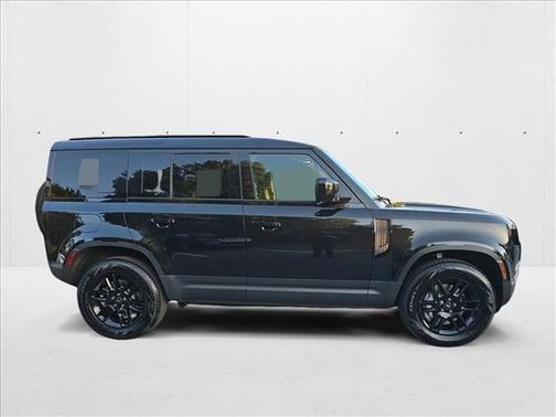 2025 Land Rover Defender 110 P400 S