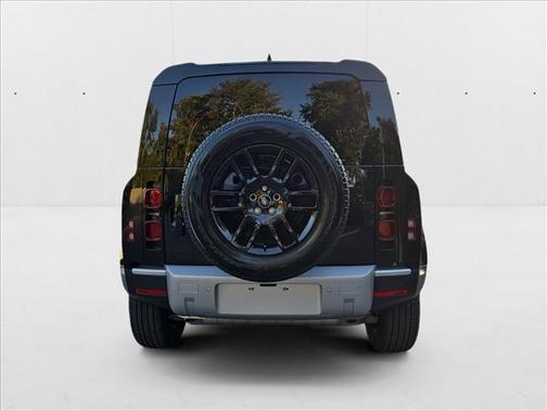 2025 Land Rover Defender 110 P400 S