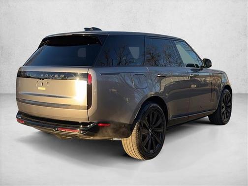 2025 Land Rover Range Rover P550e SE
