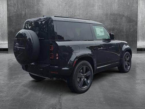 2025 Land Rover Defender 90 P400 X-Dynamic SE