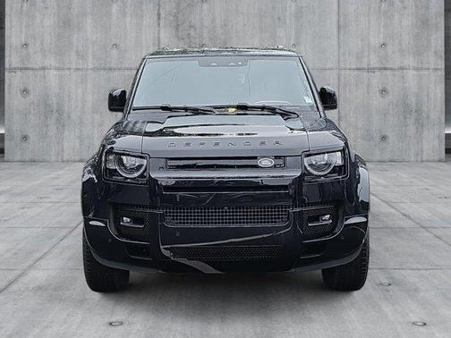 2025 Land Rover Defender 90 P400 X-Dynamic SE
