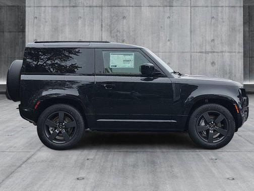 2025 Land Rover Defender 90 P400 X-Dynamic SE