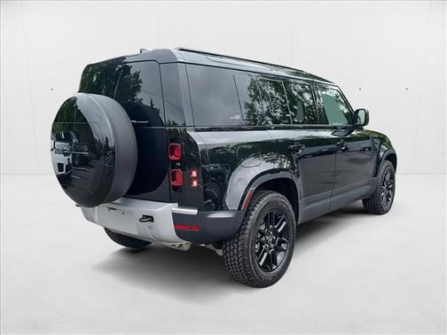 2025 Land Rover Defender 110 P400 S