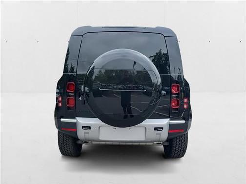 2025 Land Rover Defender 110 P400 S