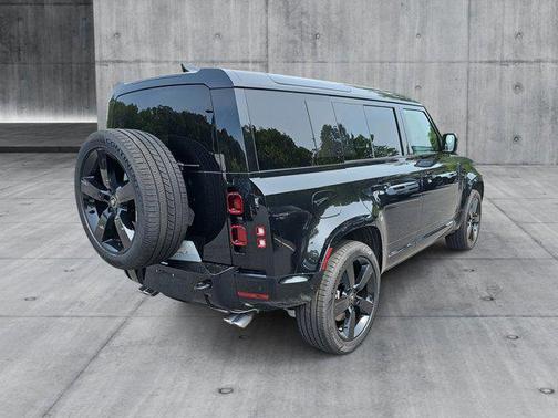 2025 Land Rover Defender 110 P500 X-Dynamic SE