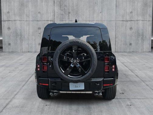2025 Land Rover Defender 110 P500 X-Dynamic SE