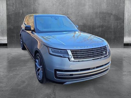 2025 Land Rover Range Rover P550e SE