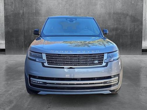 2025 Land Rover Range Rover P550e SE