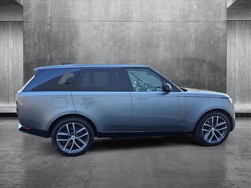 2025 Land Rover Range Rover P550e SE